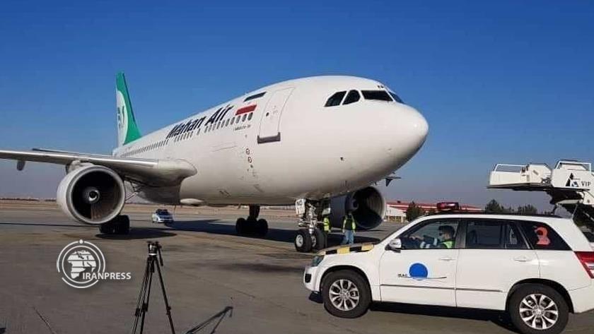 Iranpress: First images of Russian Sputnik V vaccine’s arrival in Tehran