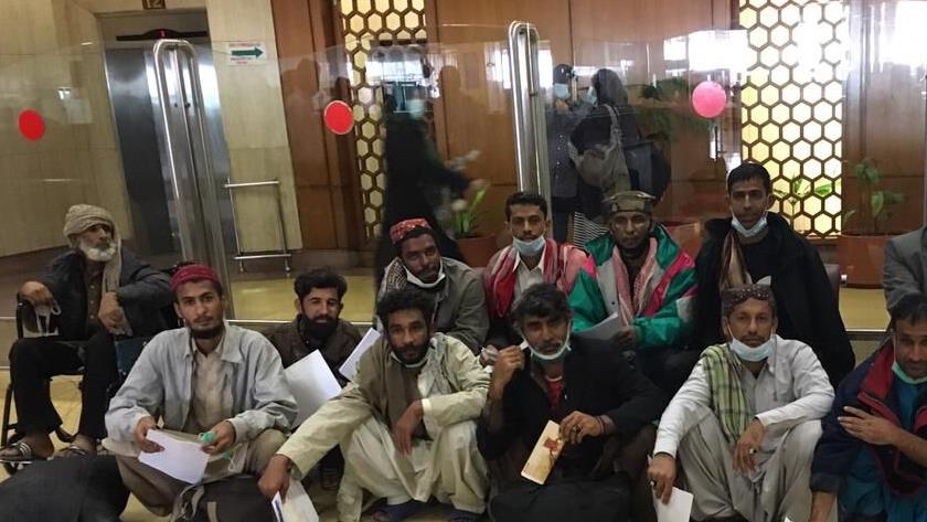 Iranpress: Pakistan releases 17 Iranian sailors