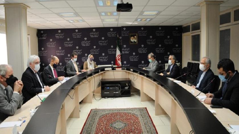 Iranpress: West must stop sending weapons to Saudi Arabia to end Yemen war 
