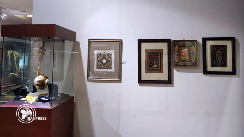 Iranpress: 5th Fajr Handicrafts Festival in picture