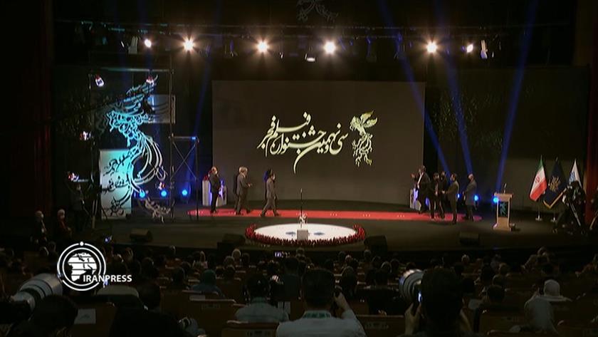Iranpress: Iran closes 39th Fajr Film Festival