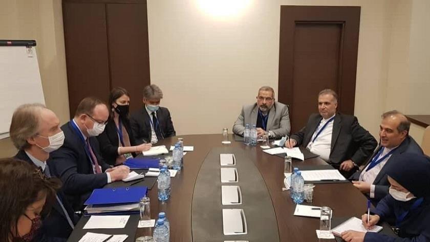 Iranpress: FM Senior Assistant in Special Political meets UN Special Envoy for Syria