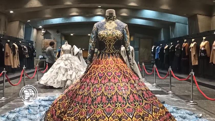 Iranpress: Fajr Fashion, Clothing Festival demonstrates Islamic-Iranian identity