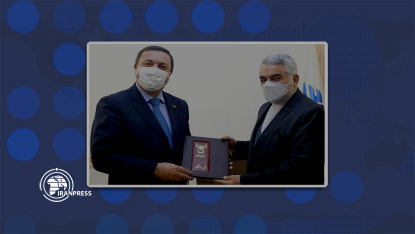 Iranpress: Iran, Afghanistan stress strengthening scientific, academic coop.