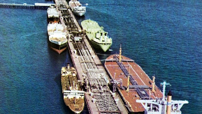 Iranpress: Iran reaching out to old oil customers as it eyes end of US sanctions