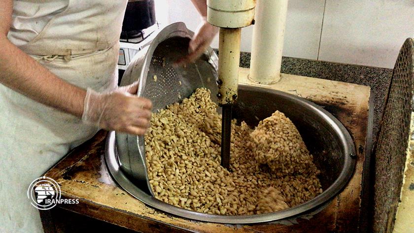 Iranpress: Qurabiya; souvenir of Iran