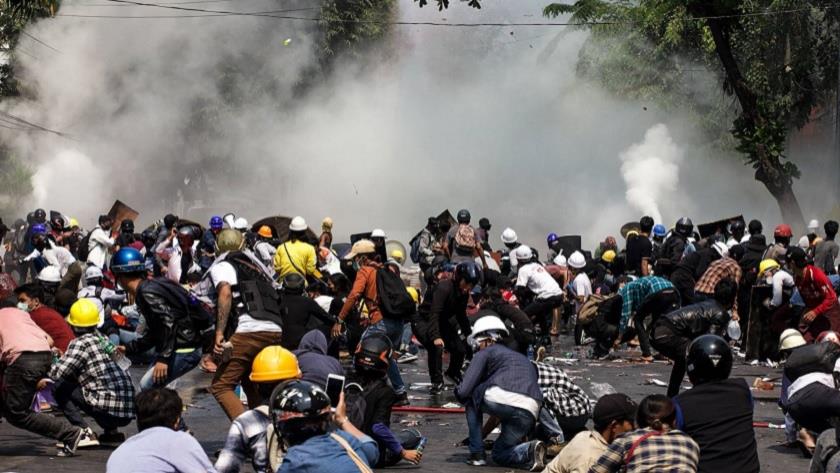 Iranpress: UNSC condemns violence against protesters in Myanmar: