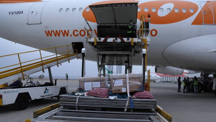 Iranpress: 100,000 doses of Cuban-Iranian vaccine arrives in Iran