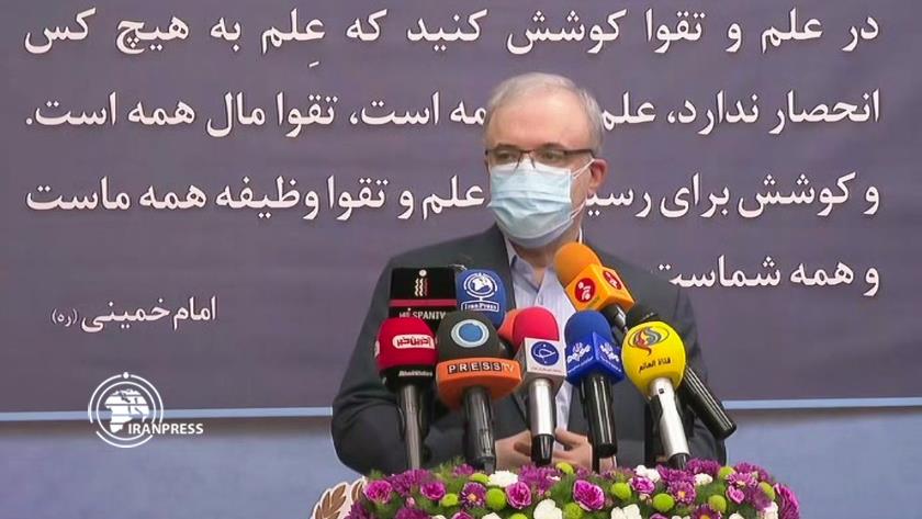 Iranpress: Iran to become the best COVID vaccine producer in world: Health Minister