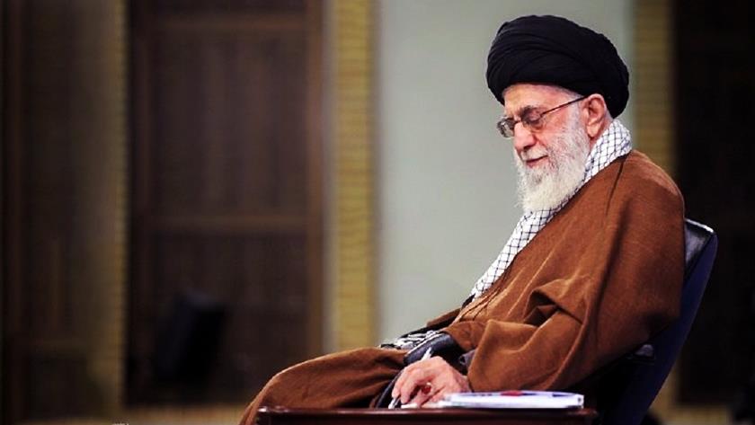 Iranpress: IRGC should continue its worthy activities with strength