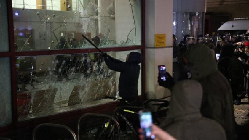 Iranpress: UK riot police deployed following protest in Bristol turns violent