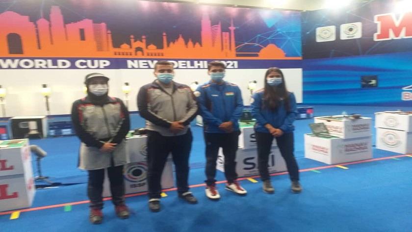 Iranpress: ISSF World Cup: Iranian team wins silver medal at 10m air pistol