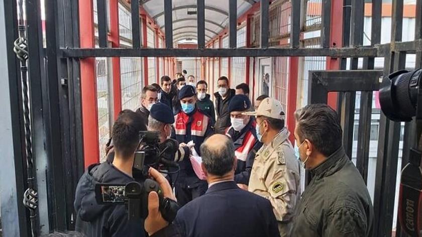 Iranpress: Iran, Turkey extradite prisoners