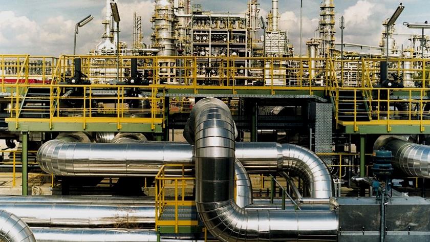 Iranpress: China overtakes US as world’s largest oil refiner