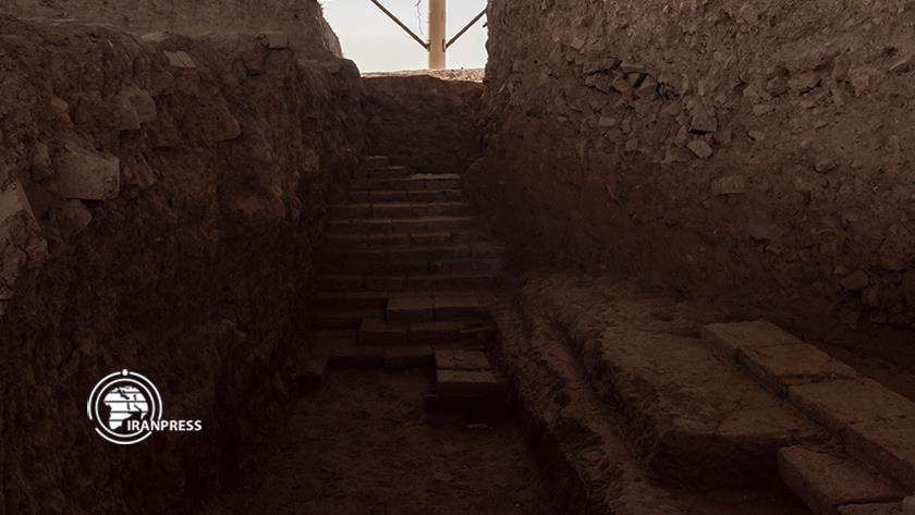 Iranpress: Gate of ancient Parse city in Perspolis was discovered 