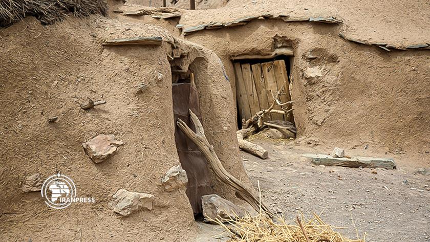 Iranpress: Makhunik village; One of most amazing villages in the world
