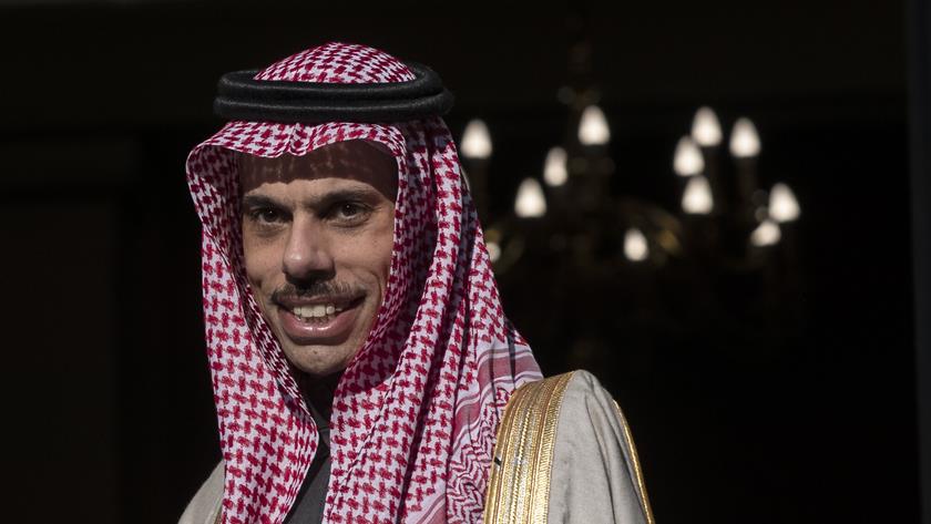 Iranpress: Saudi FM welcomes normalization of ties with Israel