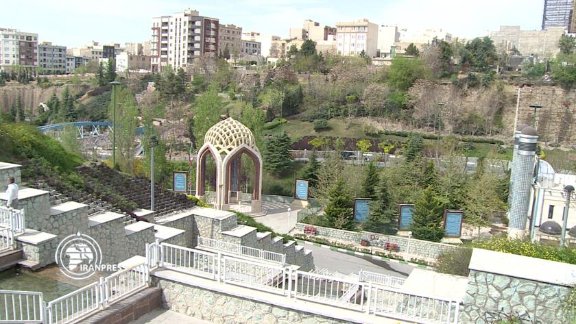 Iranpress: National Nature Day celebration in Iran, a traditional festival changed by COVID
