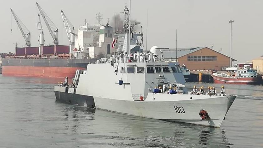 Iranpress: Pakistani fleet docks in Bandar Abbas