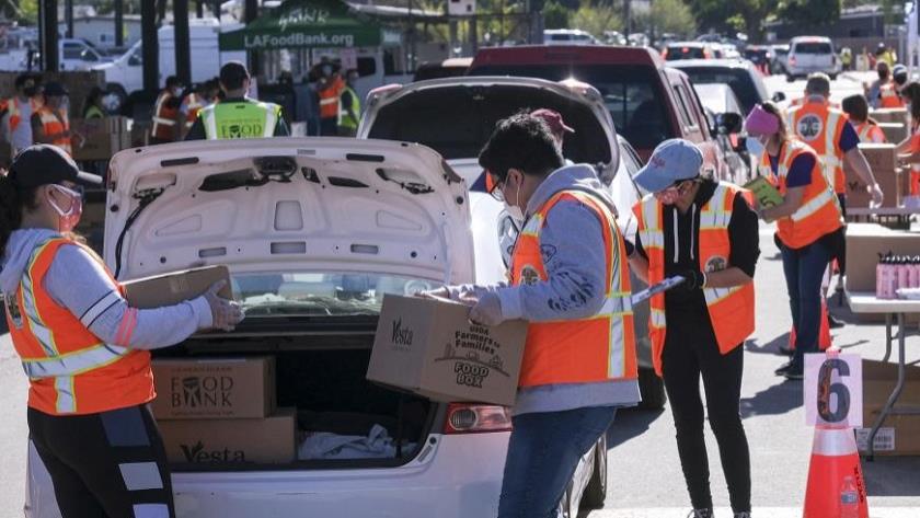 Iranpress: Poverty and homelessness are rampant in California