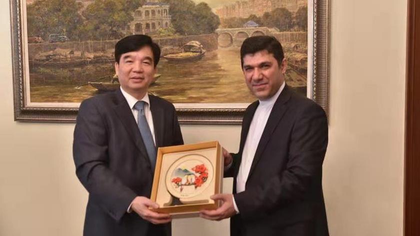 Iranpress: Iran demands investment from Chinese companies