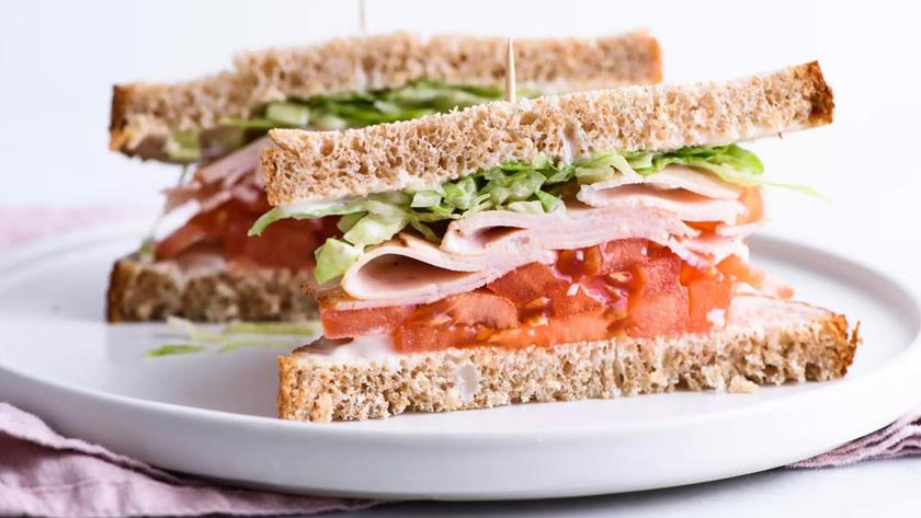 Iranpress:  Healthy snacks hungry teens can fuel their bodies with