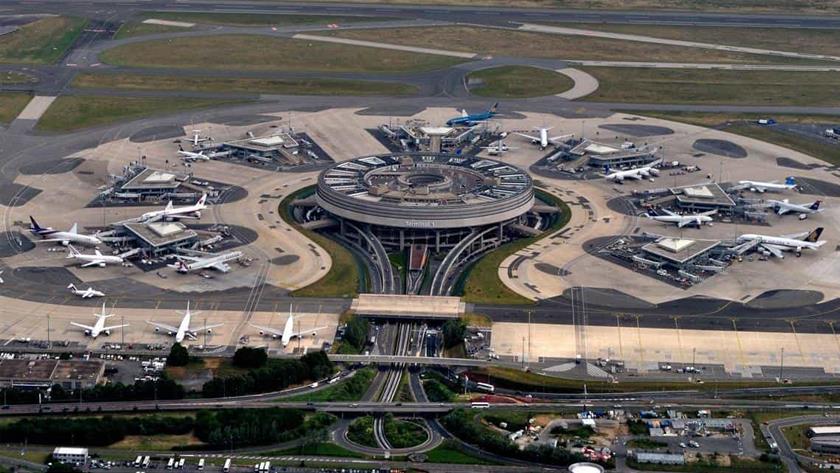 Iranpress: Iran bans flights to, from France 