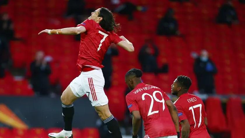 Iranpress: Cavani eases Red Devils past Granada 