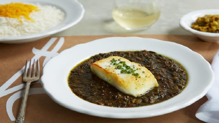 Iranpress: Iranian Food: Ghalieh Mahi (Spicy Tamarind Fish and Herb Stew)