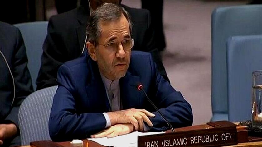 Iranpress: Sanctions creating a serious obstacle to combating health crisis, pandemic