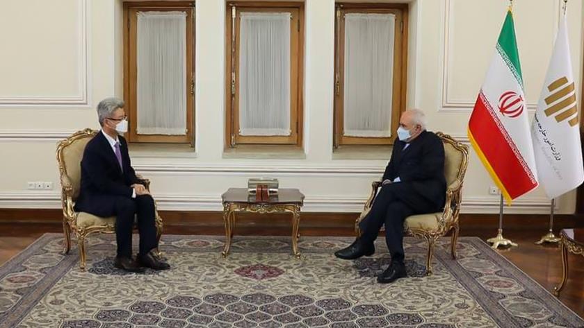 Iranpress: Outgoing South Korean envoy bids farewell to FM Zarif