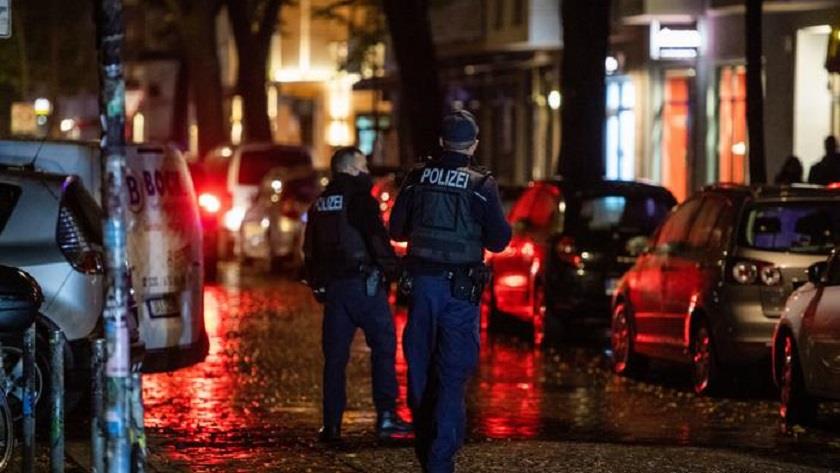 Iranpress: Germany: Fire breaks out at a Covid-19 vaccination center