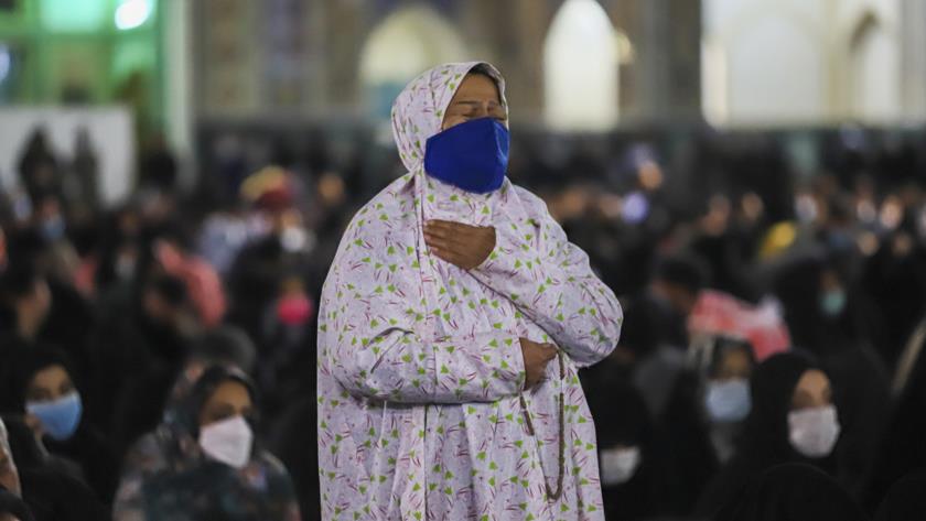 Iranpress: Qadr night rituals held in Holy Shrine of Imam Reza