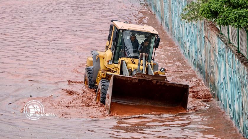Iranpress: Rain and flood in Iran