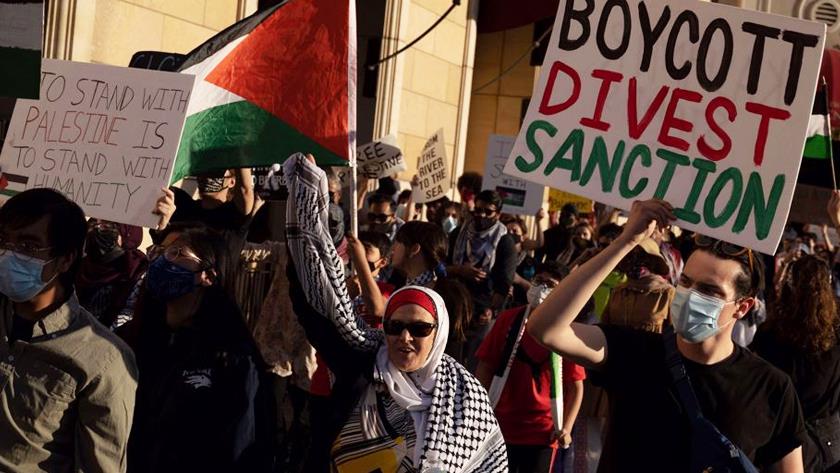 Iranpress: Americans demonstrate in support of Palestinians