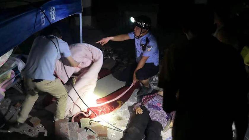 Iranpress: 30 people killed, injured in earthquakes in SW China  