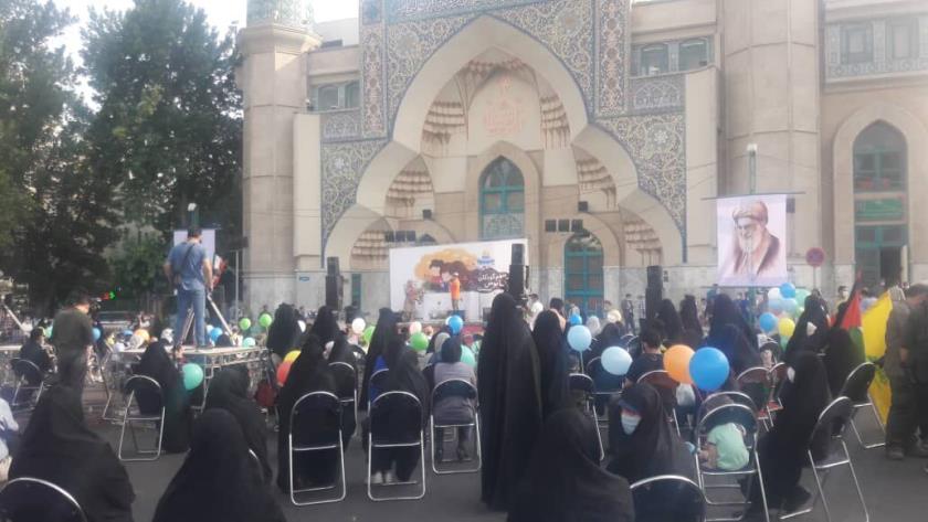 Iranpress: Tehrani children celebrate victory of Palestine against Israel