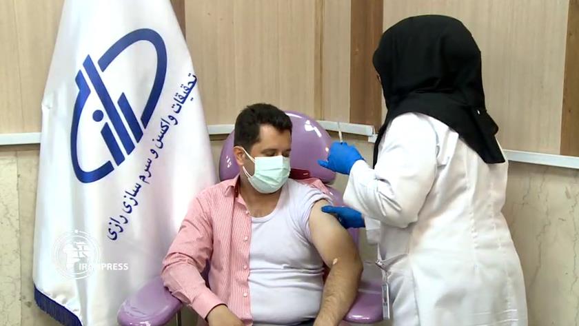 Iranpress: 2nd phase of Razi Cov-Pars COVID-19 vaccine