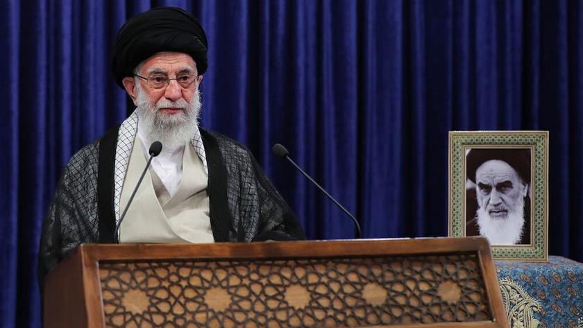 Iranpress: Islamic Republic is more developed than 40 years ago: Leader