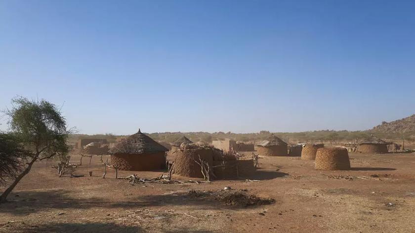 Iranpress: Around 100 civilians killed in Burkina Faso