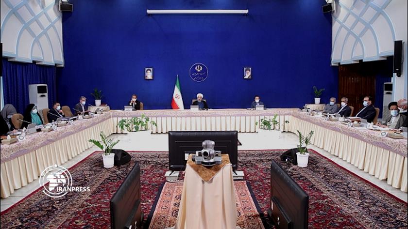 Iranpress: Iranian president criticizes presidential debates