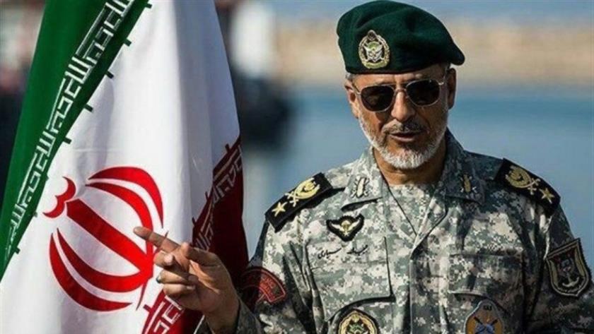 Iranpress: Iran continues to defend territorial integrity against threats: Admiral Sayyari