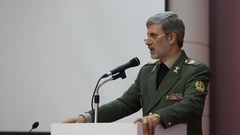 Iranpress: Dena destroyer deepens Iran