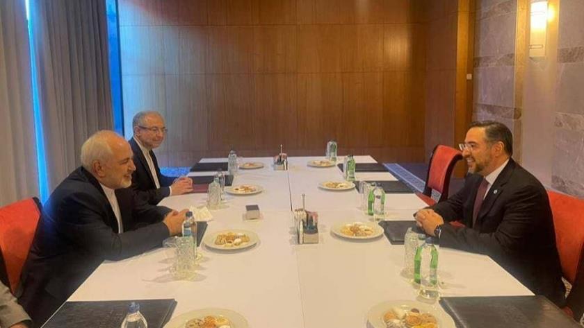 Iranpress: Zarif: Iran to continue supporting peace, stability in Afghanistan