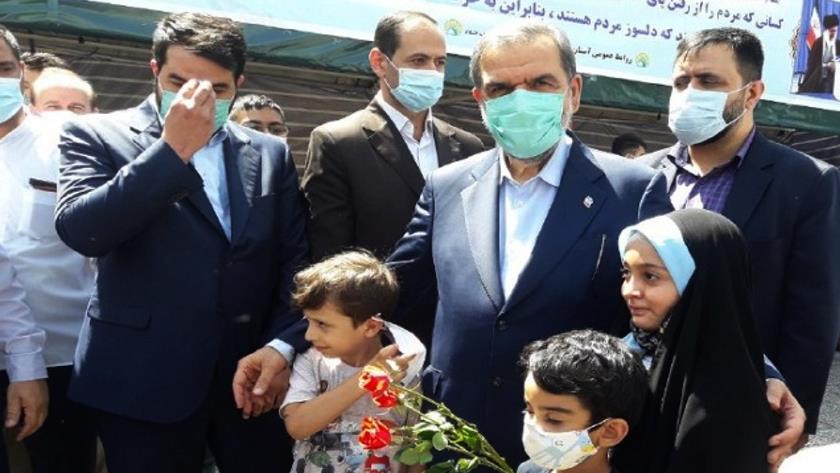 Iranpress: Presidential candidate, Rezaei, casts his ballot