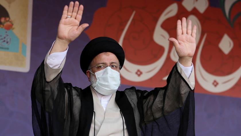 Iranpress: Parliament Speaker, Foreign Minister congratulate President-elect Raisi