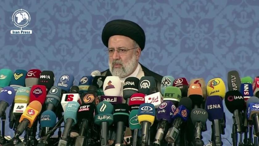 Iranpress: Epic of our dear people sends great message to world