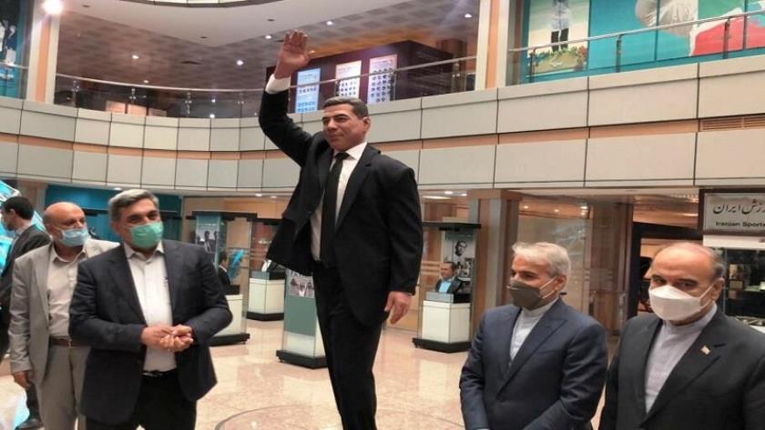 Iranpress: Bust of Iran