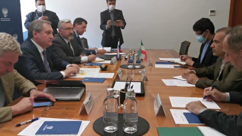 Iranpress: Iran envoy urges return of student, merchant to Russia 