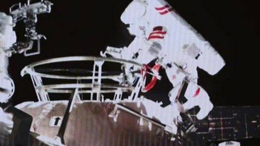 Iranpress: Chinese astronauts carry out country
